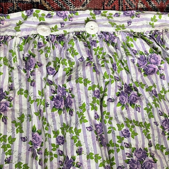 Vintage Purple Roses Apron 🌹 - Picture 4 of 5